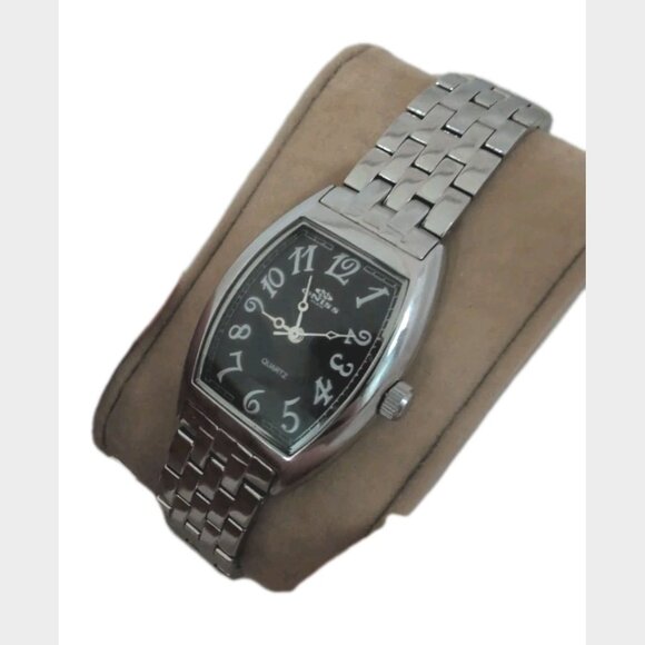 Oniss Paris Swiss Quartz Ladies Silver Band Curvex Swiss Movement - Picture 2 of 4